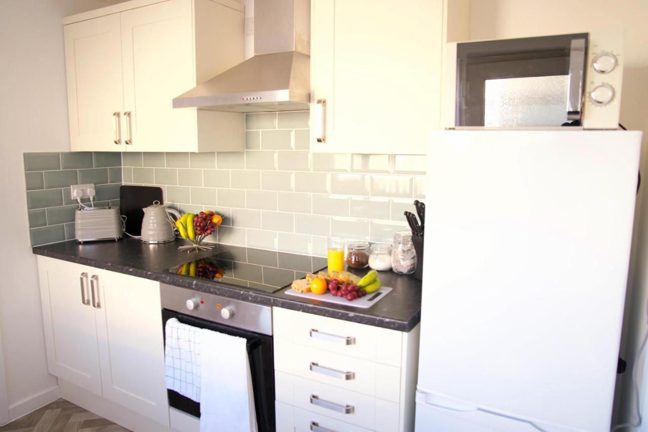 Апартаменты 3Br-St Johns Hse-Free Parking-Workers-Kitchen-Wifi-Dog Friendly Донкастер Экстерьер фото