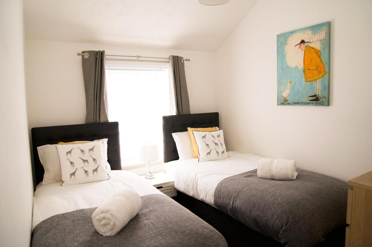 Апартаменты 3Br-St Johns Hse-Free Parking-Workers-Kitchen-Wifi-Dog Friendly Донкастер Экстерьер фото