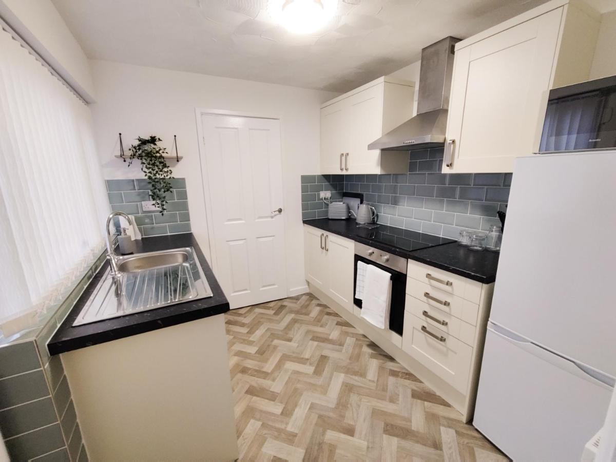 Апартаменты 3Br-St Johns Hse-Free Parking-Workers-Kitchen-Wifi-Dog Friendly Донкастер Экстерьер фото
