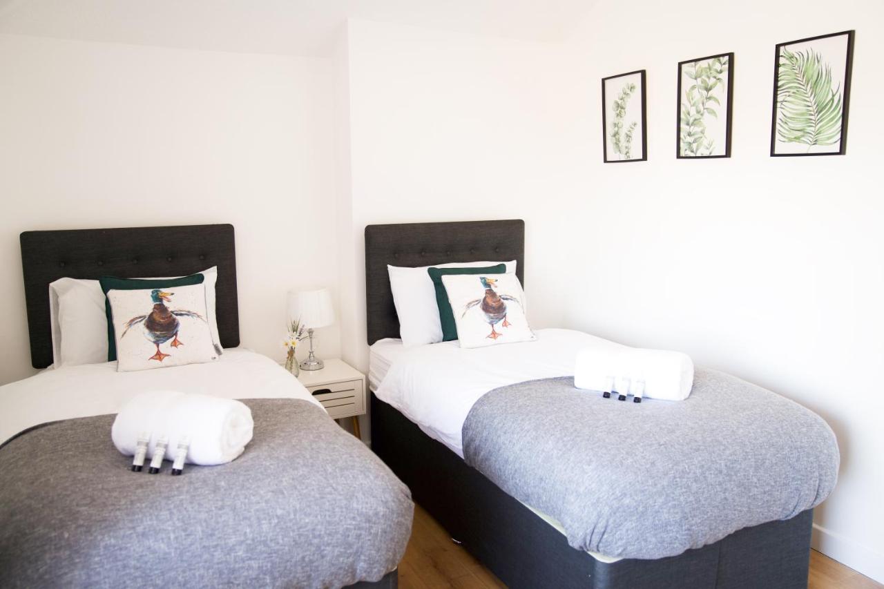 Апартаменты 3Br-St Johns Hse-Free Parking-Workers-Kitchen-Wifi-Dog Friendly Донкастер Экстерьер фото