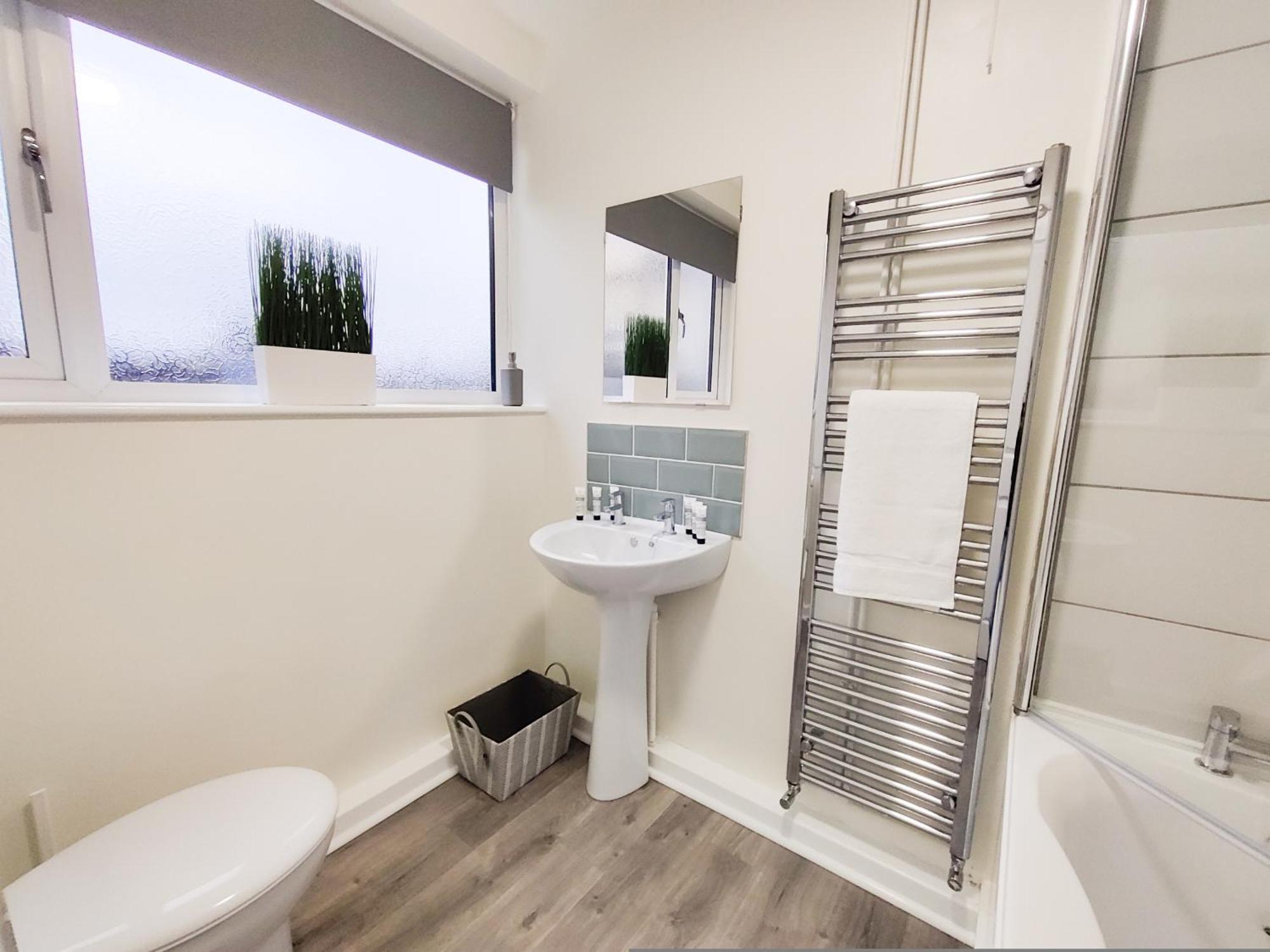 Апартаменты 3Br-St Johns Hse-Free Parking-Workers-Kitchen-Wifi-Dog Friendly Донкастер Экстерьер фото